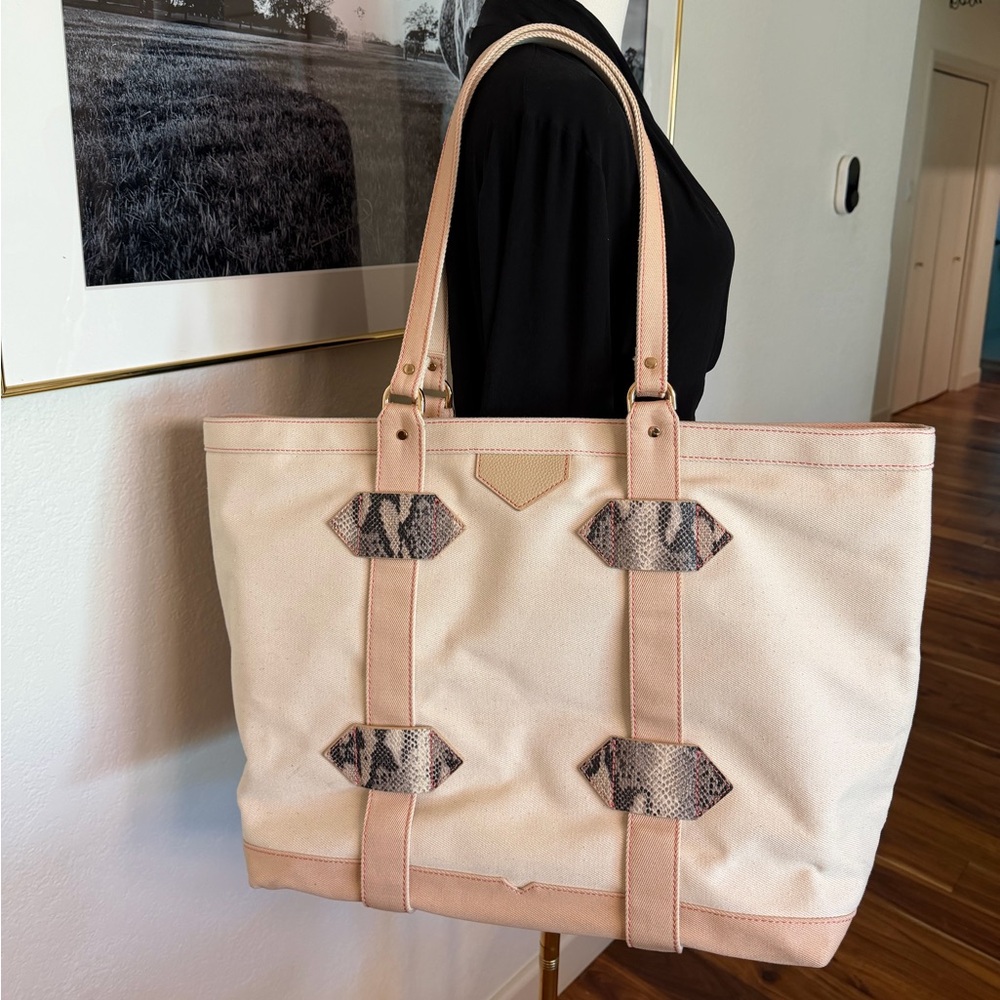Kelly Wynne Out of Town Tote